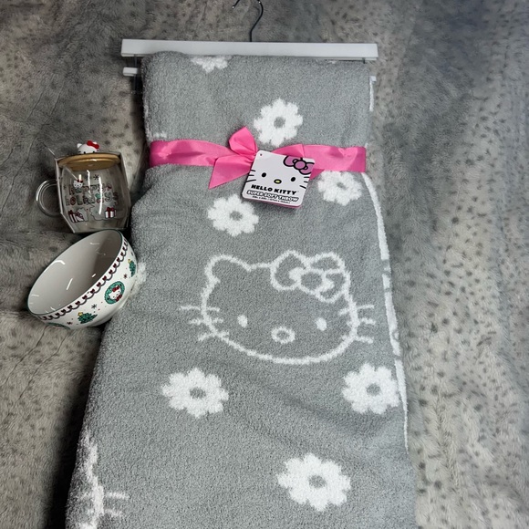 Hello kitty bundle - Picture 1 of 5